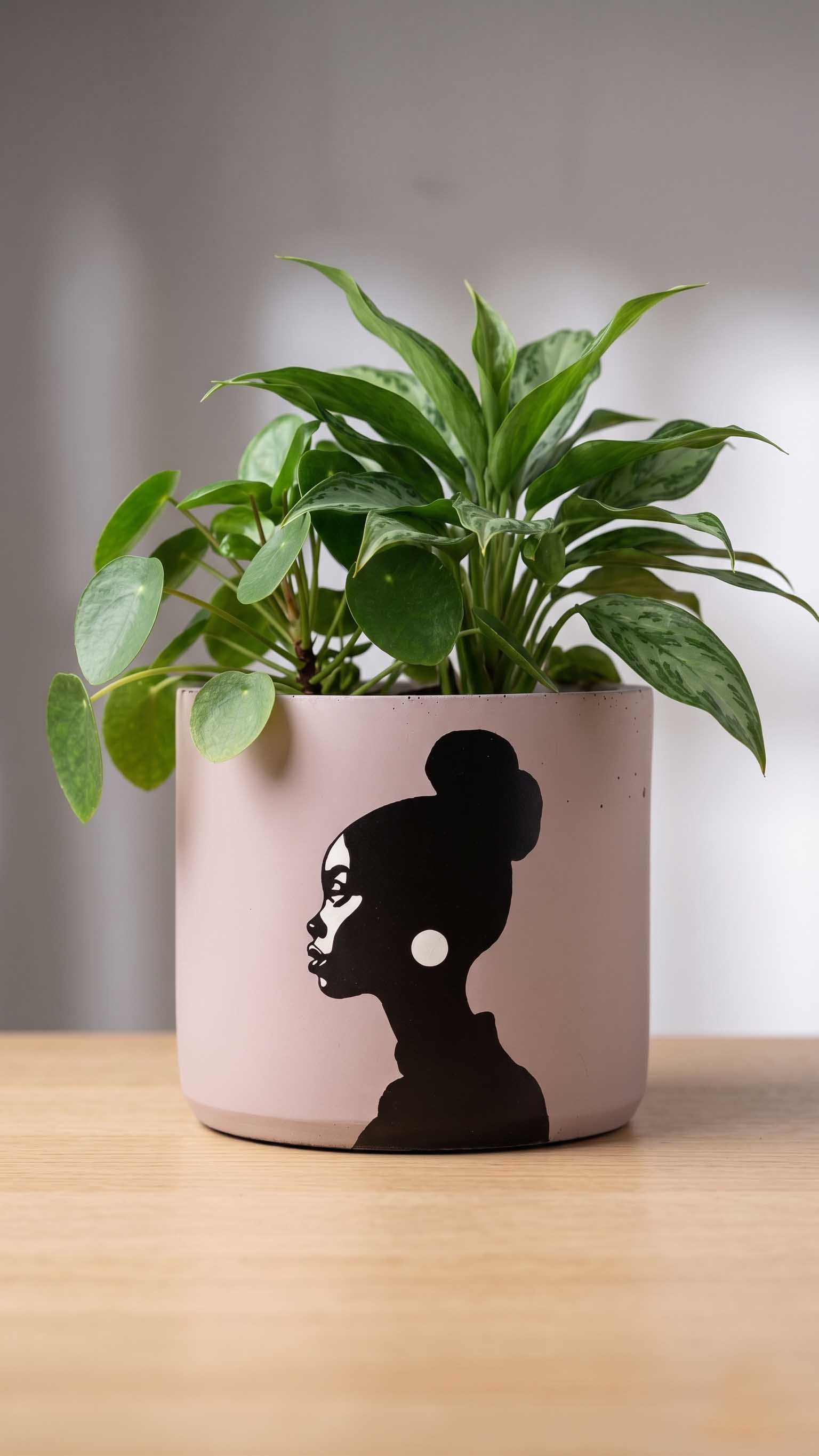 African Silhouette (L)