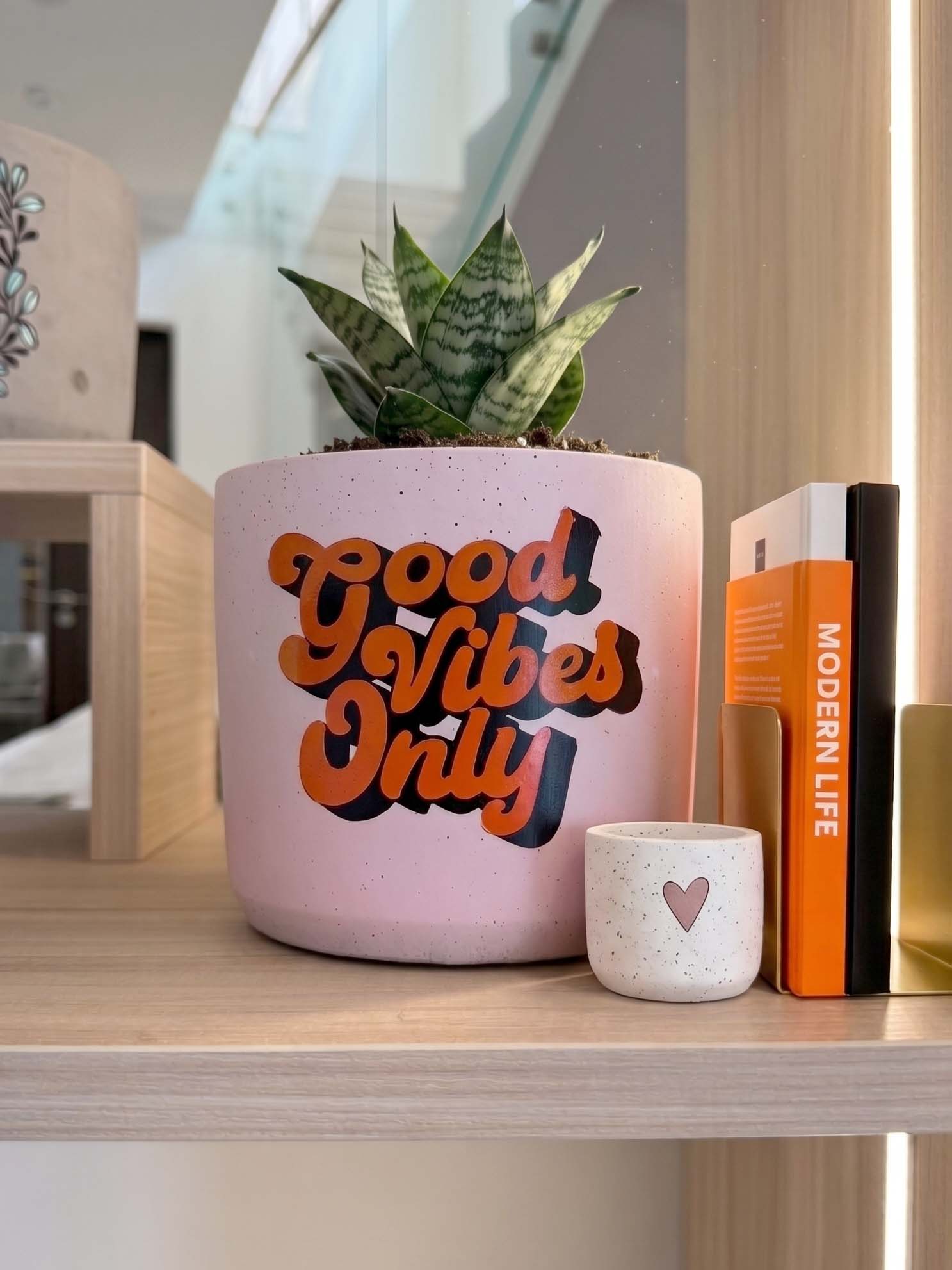 Good Vibes Only (M)